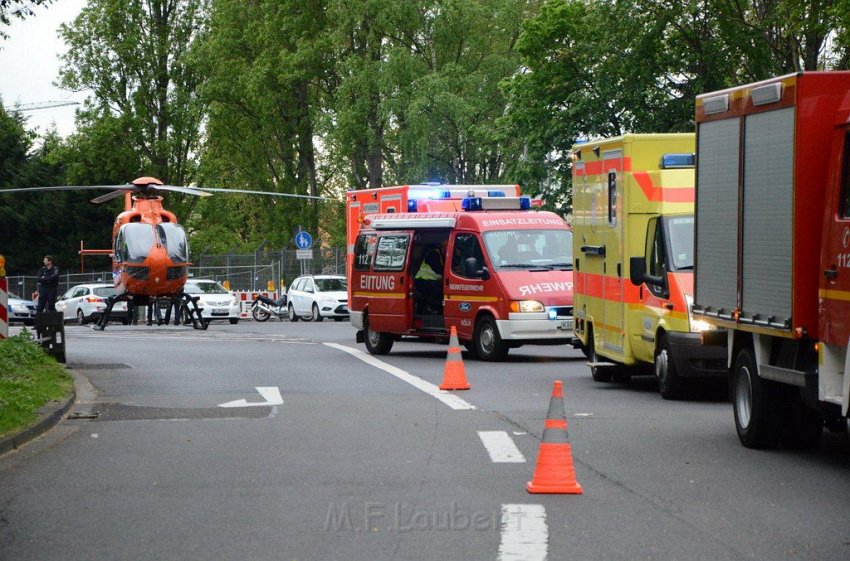 VU Krad PKW Koeln Merkenich Edsel Ford Str P14.jpg